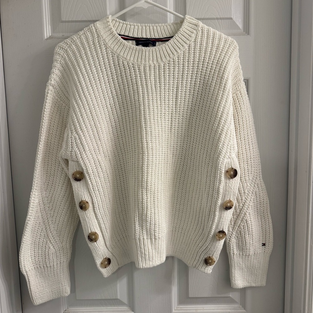 Tommy Hilfiger white cable knit sweater with side buttons size medium